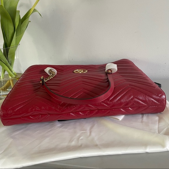 NEW Gucci Medium Metalasse Chevron Tote Cerise Red - Picture 12 of 14